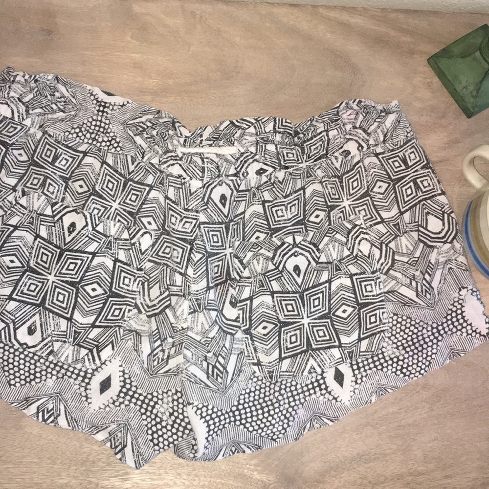 ROXY Drawstring Geometric Shorts - Picture 2 of 3